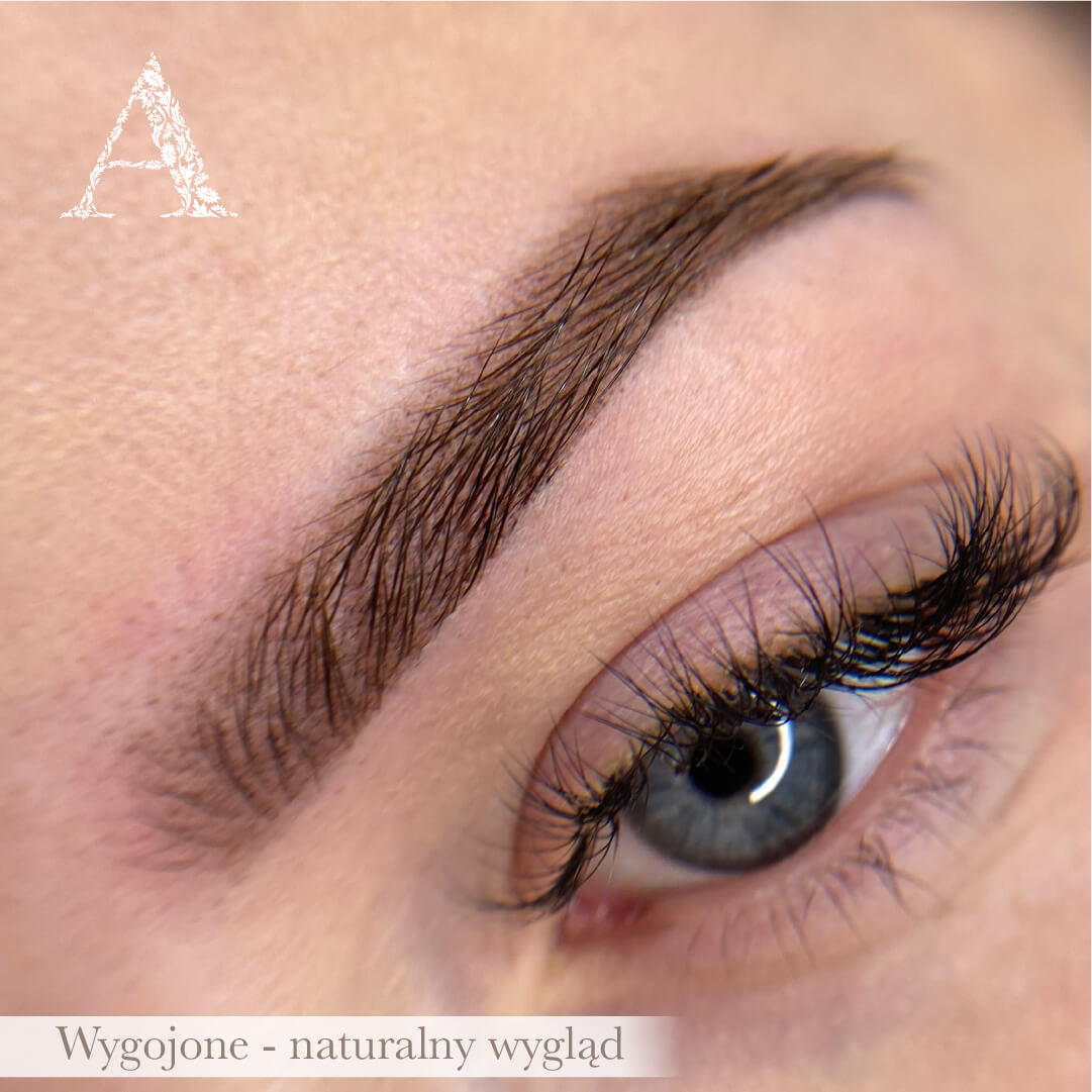 zbliżenie na wygojony makijaż permanentny brwi Absolutely Szczepańska Warszawa