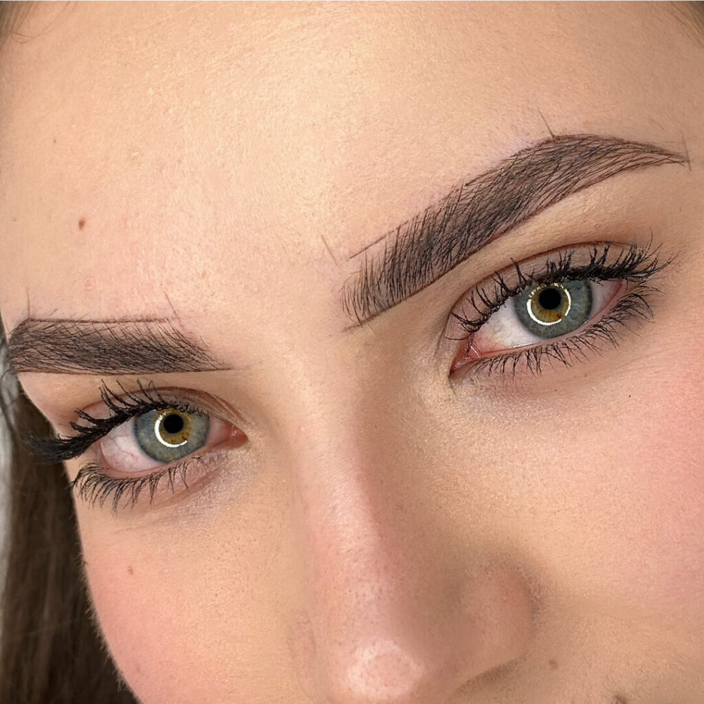 Rysunek wstępny makijażu permanentnego brwi Absolutely Karolina Szczepańska